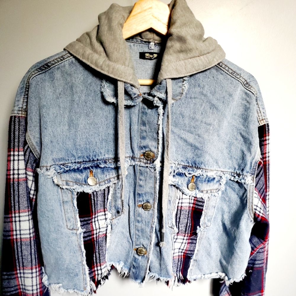 Miss Me Womens Destructed Cropped Denim Jacket Size Medium